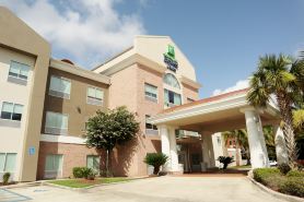 Holiday Inn Express & Suites Baton Rouge North by IHG