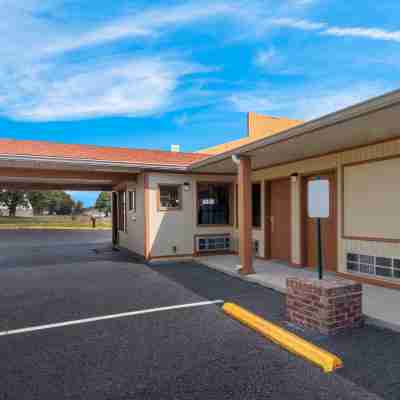 Econo Lodge Cornersville Hotel Exterior