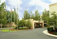 Courtyard Nashua Hotels near Christmas Tree Shops