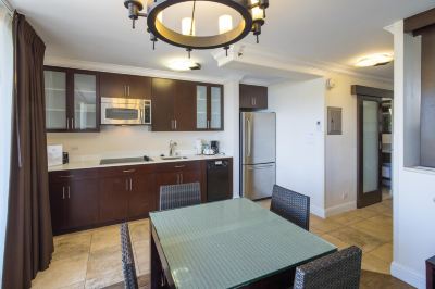 パーシャルオーシャンビュールーム(1ベッドルーム)(バス1室) リージェンシー オン ビーチウォーク ワイキキ by アウトリガーの写真