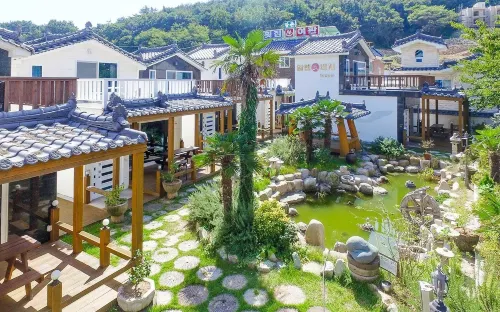 Namhae Alpenok Beach Pension - 4-Star