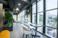 NapTapGo: Japanese Private Pod Hotel, E-City Metro Hotel di Indirapuram