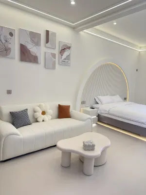 Yujian Guisu Featured Homestay (Hasaer Lu Road) Hotels near Shi Wei