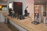 Quality Inn & Suites Syracuse - Carrier Circle - breakfast