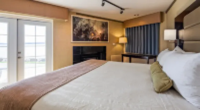 Best Western Plus Silverdale Beach Hotel