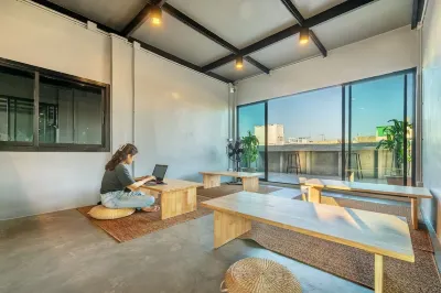 Ti Thong Hostel