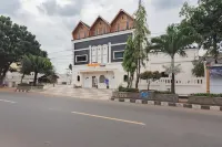 Urbanview Hotel Kangen Bungalow Purwakarta by RedDoorz Hotel dekat Niceso Sadang