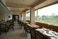 Hotel River Retreat