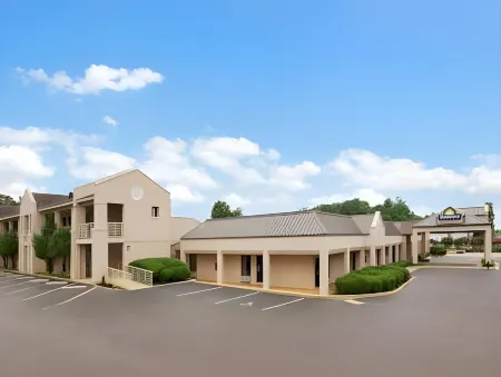 Days Inn by Wyndham Alexander City