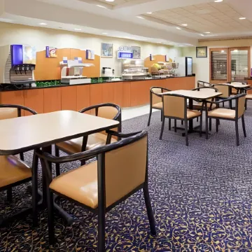 Holiday Inn Express & Suites CHEYENNE by IHG