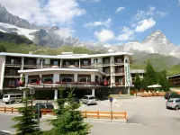 Hotel Europa Hotels near Breuil - Plan Maison