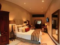 Cowrie Cove Guest House Hotels in La Lucia