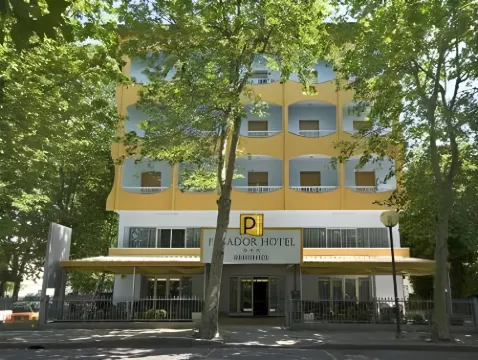 ホテル & レジデンス パラドール