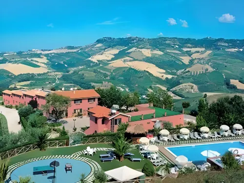 Country Hotel & Resort I Calanchi - parking