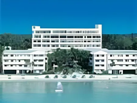 Edgewater Beach Hotel