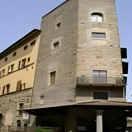 Firenze Suite Отели рядом с достопримечательностью «Площадь ди Санта Кроче»