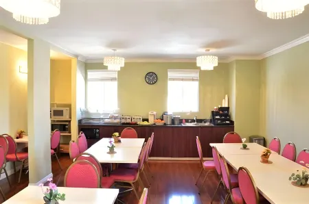 Hotel Pacific Garden Отели в г. Гардина