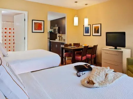 TownePlace Suites Orlando at FLAMINGO CROSSINGS® Town Center/Western Entrance