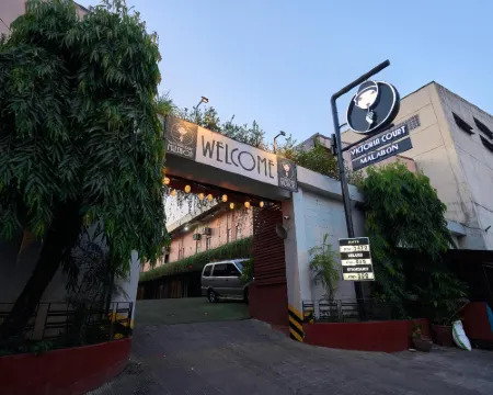 Victoria Court Malabon Hotels in Malabon