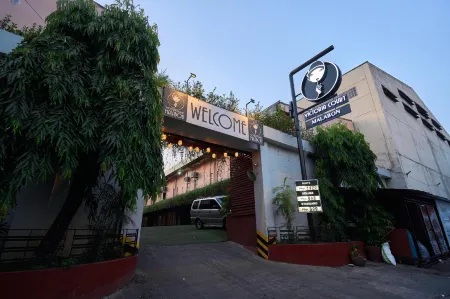 Victoria Court Malabon Отели рядом с достопримечательностью «Iglesia Ni Cristo Lokal Ng Gen T De Leon»