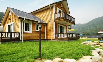 Hyangginara Sarang Pension in Hwacheon