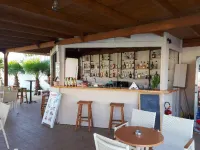 Ilian Beach & Apartments - bar