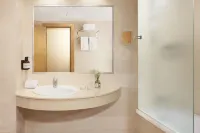 iStay by NH Ciudad de Valencia Hotel Hotels near Oceanogràfic València