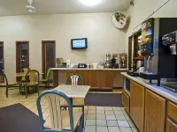 Super 8 by Wyndham Marion - breakfast