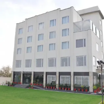 Hotel the Royal Bharti