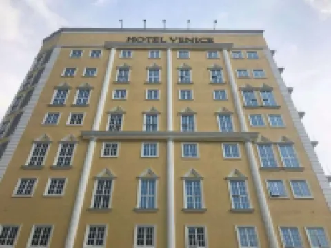 Hotel Venice Hotels near Masjid Jamek Alam Shah