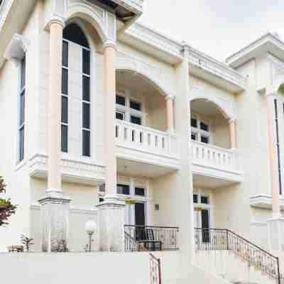 Hotel O Grand Suites Palace Syariah Hotel Exterior