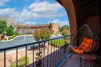GreenTree Inn Sedona - Mountain View