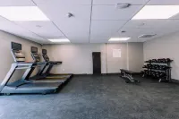Holiday Inn Express LONG ISLAND CITY E - NEW YORK by IHG - С тренажерным залом