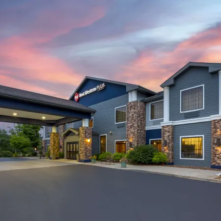 Best Western Plus Victor Inn  Suites