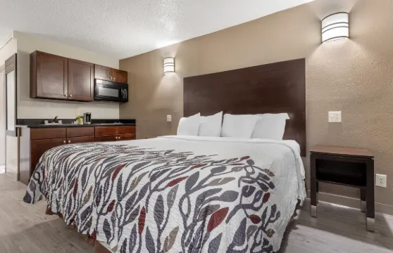 拉馬克紅色屋頂酒店