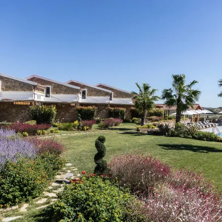 Akrolithos Luxury Suites & Spa