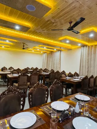 Nature Villa Resort Отели рядом с достопримечательностью «Sidh Baba Ka Mandir»