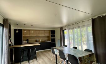 Modern and Cosy Ecolodge, Shared Heated Pool, les Mathes