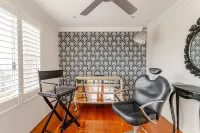 Located in the Mindarie Marina a Luxury House in a Perfect Location - บังกะโล