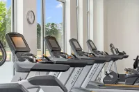 Element Hampton Peninsula Town Center - Gym