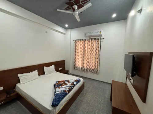 Hotel Ishwar Palace