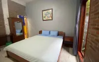 Monamary House