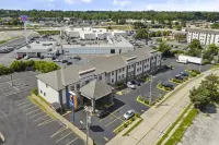 Comfort Inn & Suites St Louis-Hazelwood Hotels in Elsah