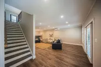 Captains Quarters- located within walking distance to local marina