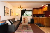 Hidden Gem Studio in Shoreline Hotels in Shoreline