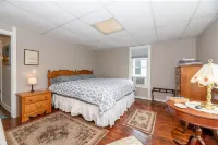 Downtown Petoskey location,  blocks from shopping and dining. Clean and Cozy!
