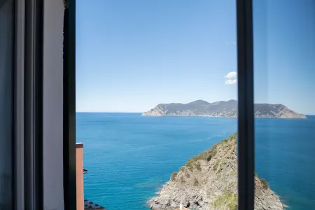 Private Apartment in Corniglia Cinque Terre, Terrace Sea View