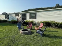 Early Check-in, Late Checkout: Spacious 4-Bedroom 3-Bath House in Ellicottville 曼斯費爾德酒店