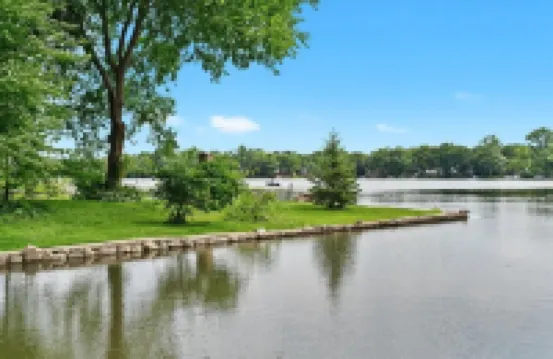 Commerce Cove Cottage - Quiet Lake Retreat, Pet-Friendly! Hotels in Commerce Charter Township