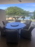Darwin Waterfront Apartment (3BDR) right on the waterfront lagoon Отели в г. 